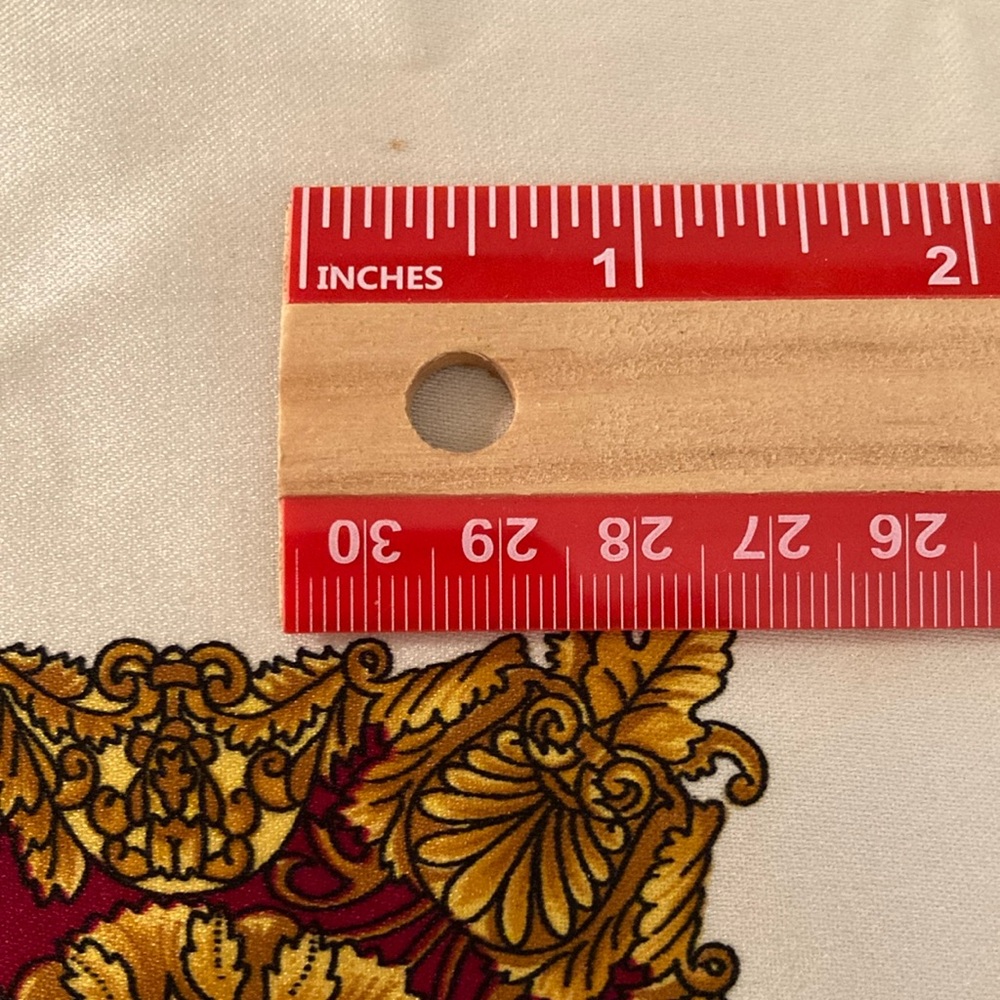 Elegant Red and Gold Baroque Style Scarf - Picture 13 of 15